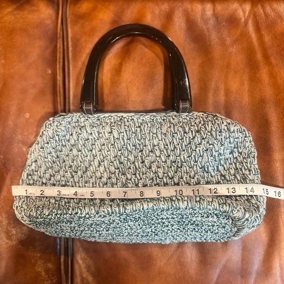 Liz Claiborne purse in GUC - Picture 5 of 5